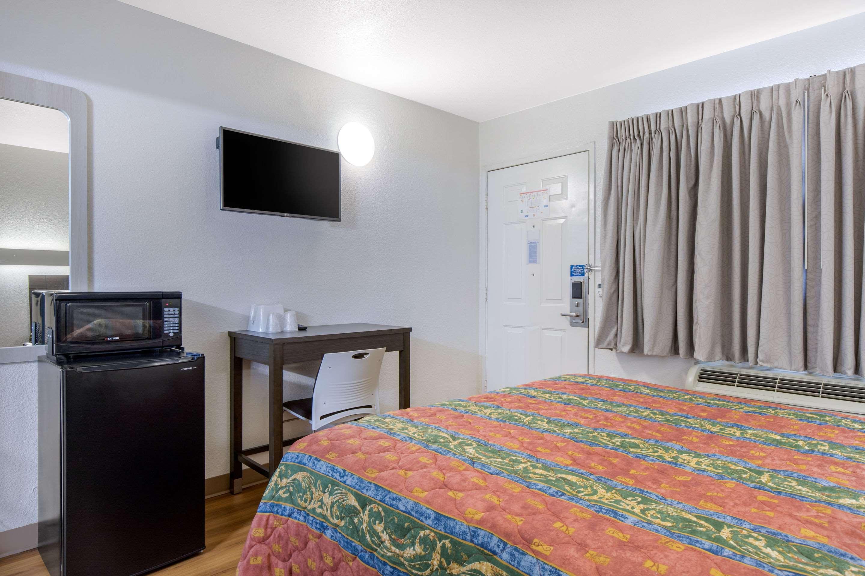 Rodeway Inn Winston Salem Route 52 Zewnętrze zdjęcie