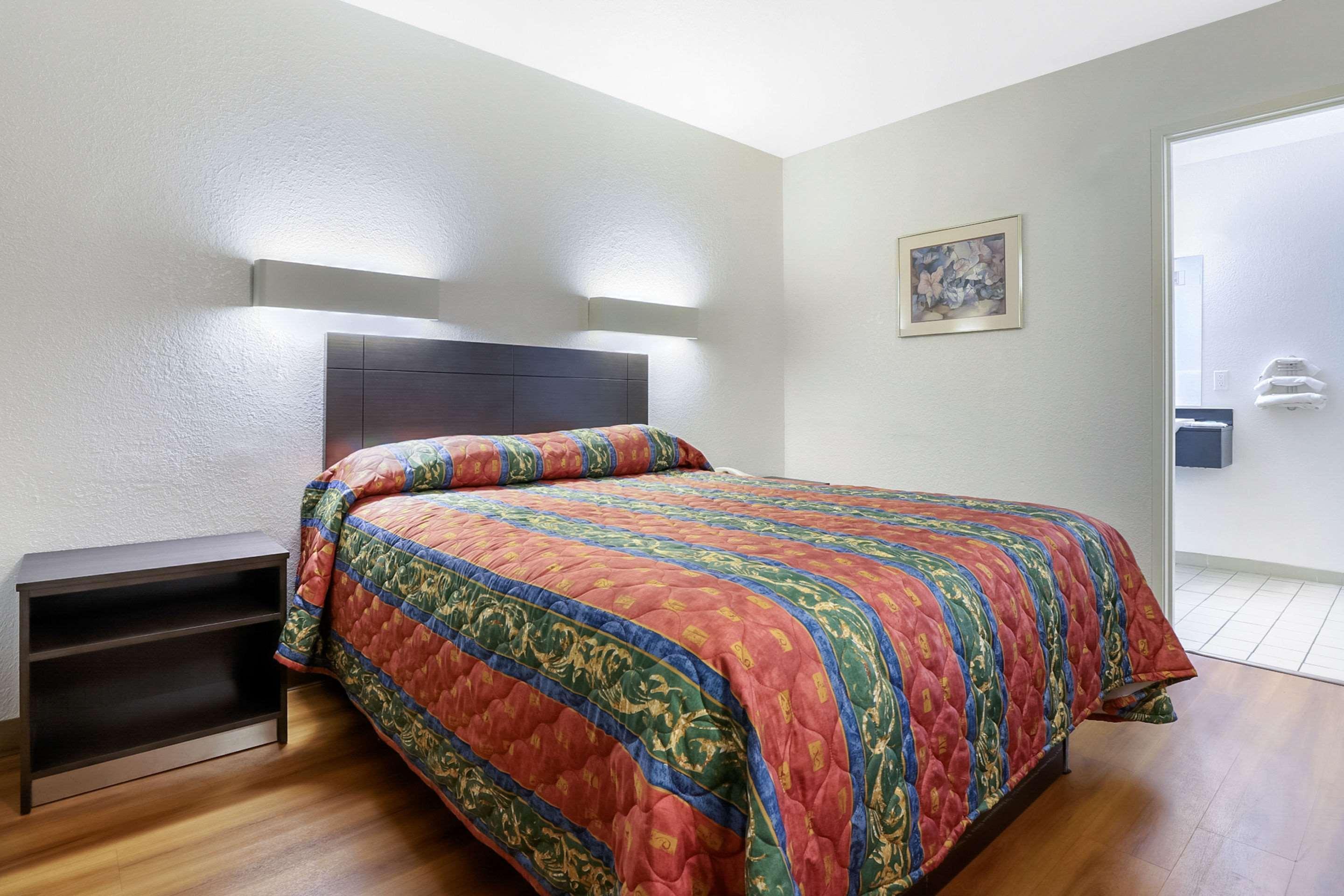 Rodeway Inn Winston Salem Route 52 Zewnętrze zdjęcie