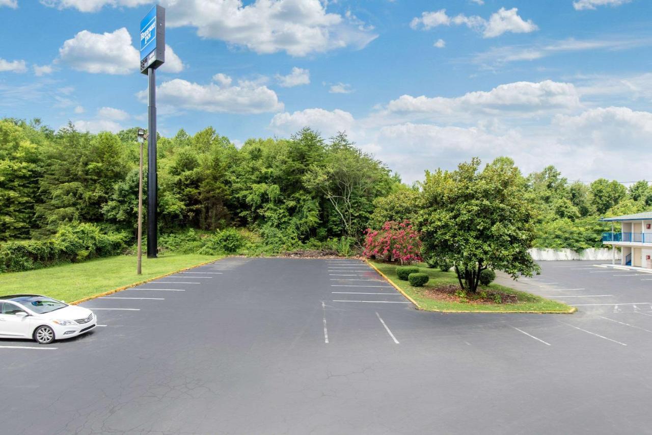 Rodeway Inn Winston Salem Route 52 Zewnętrze zdjęcie